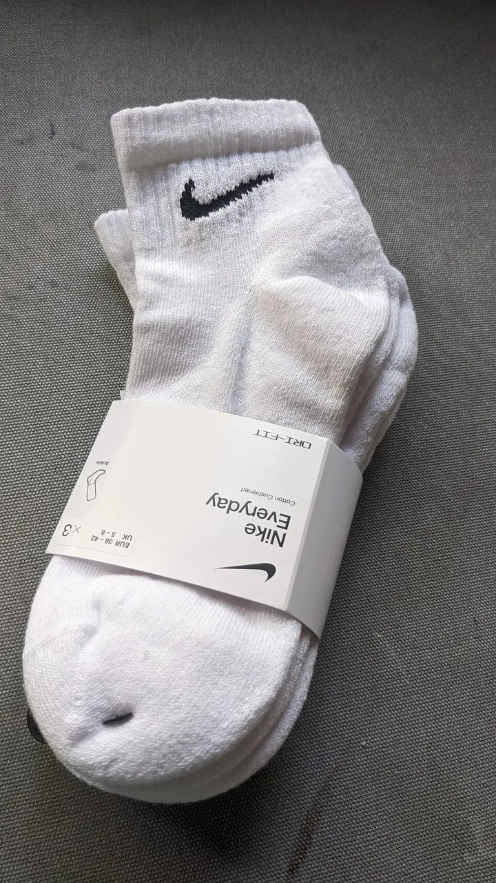 Kaos Kaki Sekolah (pasang)