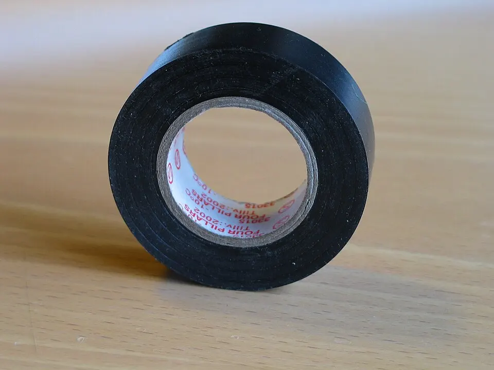 Isolasi Listrik Hitam