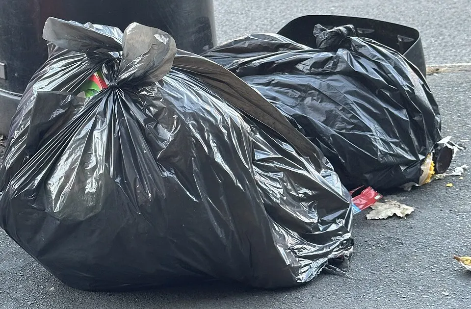Kantong Plastik Hitam (isi 50)
