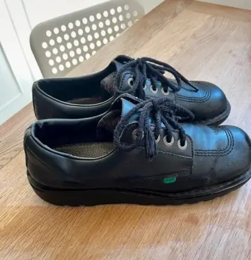 Sepatu Sekolah Hitam